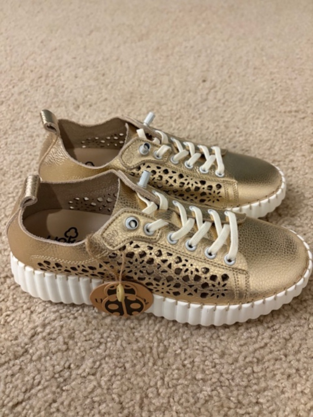 Yokono Sneakers Size 38 Gold Leather
